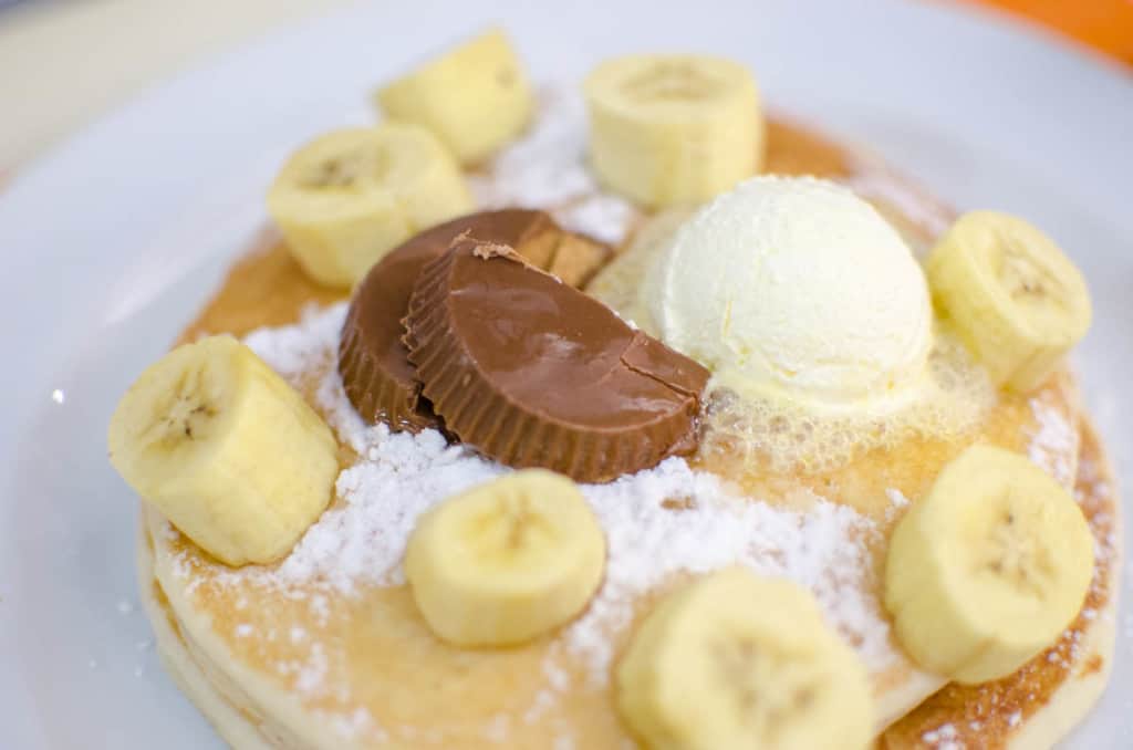 Peanut Butter Cup Pancakes