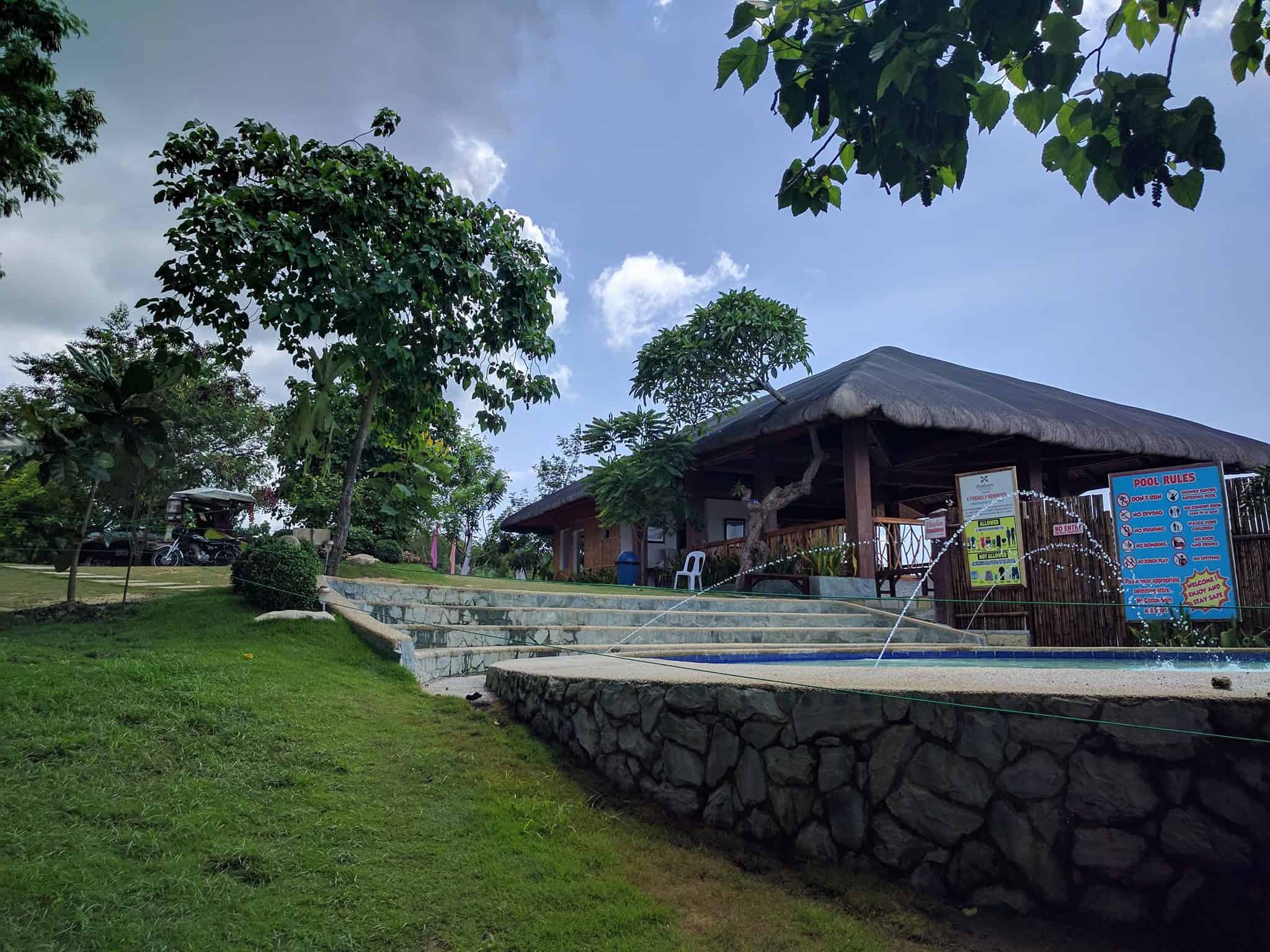 ibabaw-mountain-resort-bar