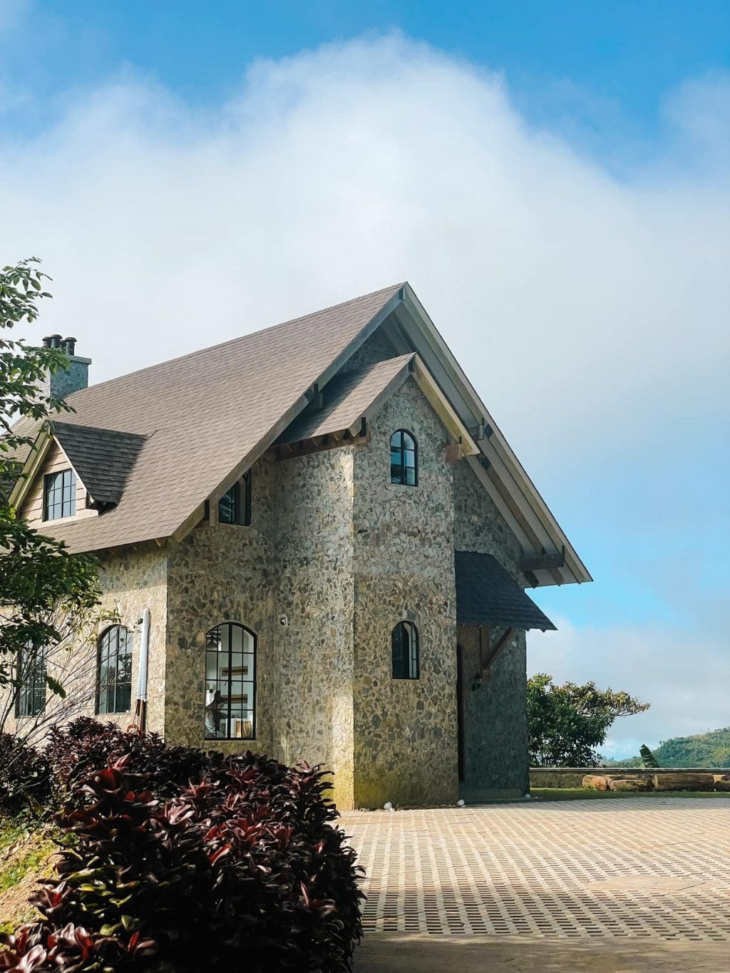 The Old Country Stone House Will Make You Feel Like You Are in Europe