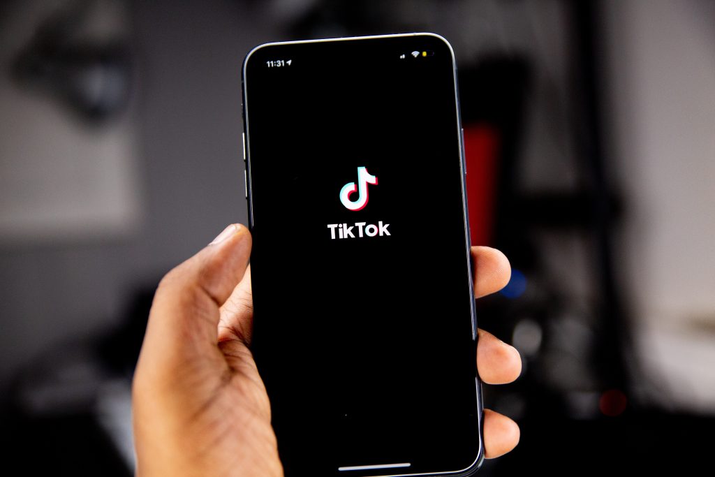 This image has an empty alt attribute; its file name is TikTok-Ban-For-Government-Employees-in-the-Philippines-1-1024x683.jpg